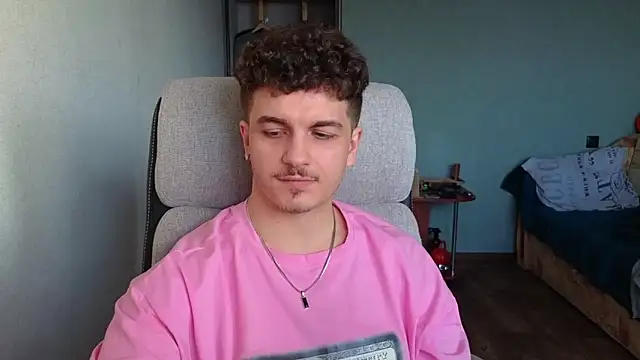 Snapshot of Remy_Miles chatting on February 19, 2026, 2:13 pm Remy Miles online show from February 19, 2026, 2:13 pm