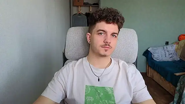 Snapshot of Remy_Miles chatting on February 21, 2026, 7:31 am Remy Miles online show from February 21, 2026, 7:31 am