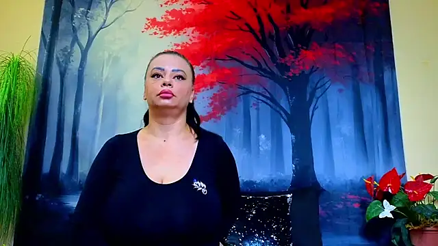 ElizabethEven online show from October 14, 2025, 9:04 pm