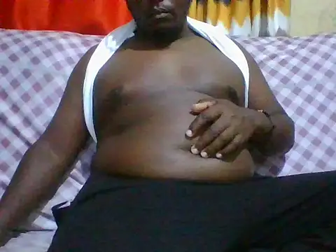 honeyswit online show from April 16, 2026, 9:39 pm