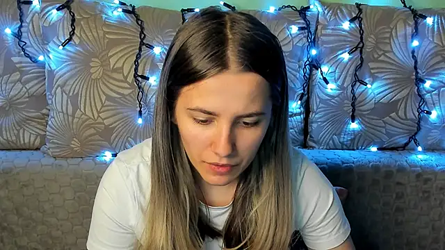 MaggieCake online show from October 25, 2025, 1:13 am