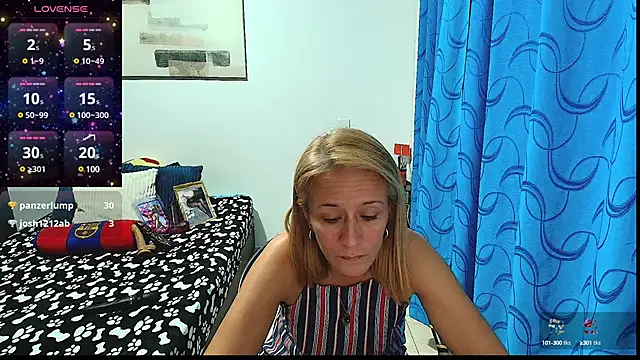 Snapshot of Naty_Stone chatting on January 17, 2025, 12:10 am Naty Stone online show from January 17, 2025, 12:10 am