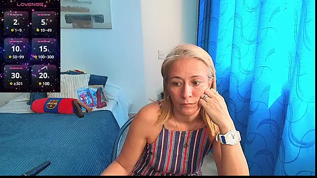 Snapshot of Naty_Stone chatting on February 3, 2025, 9:18 pm Naty Stone online show from February 3, 2025, 9:18 pm