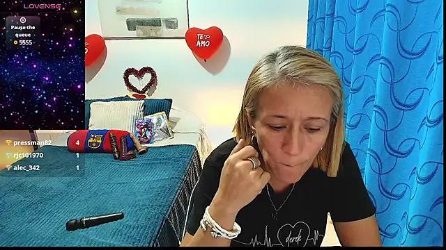 Snapshot of Naty_Stone chatting on February 17, 2025, 11:42 pm Naty Stone online show from February 17, 2025, 11:42 pm