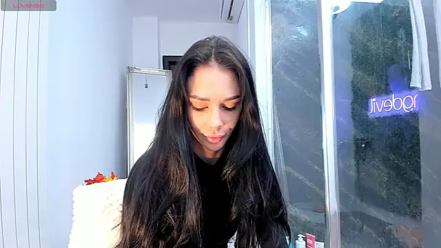 realhotfallingdevil online show from October 9, 2025, 4:21 am