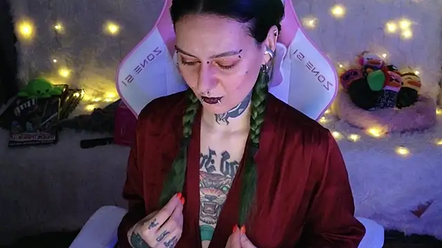 Ginger Stay online show from April 15, 2026, 7:48 am