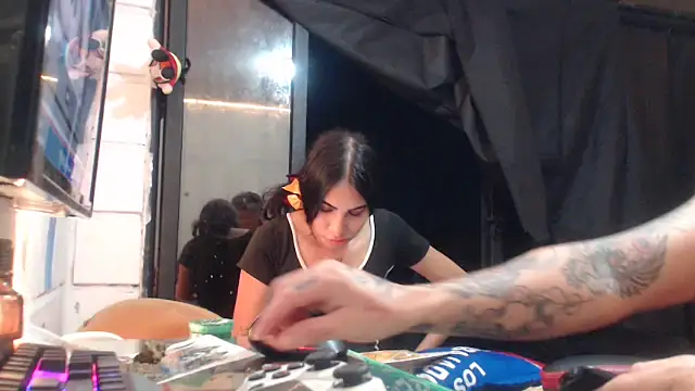 dounolimist777 online show from December 14, 2025, 2:17 am