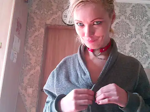 WildMissNiks online show from September 19, 2025, 9:00 am