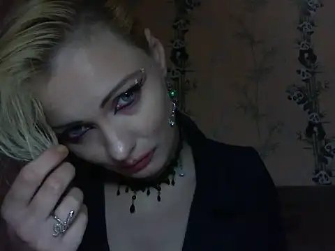 WildMissNiks online show from May 27, 2026, 8:22 am