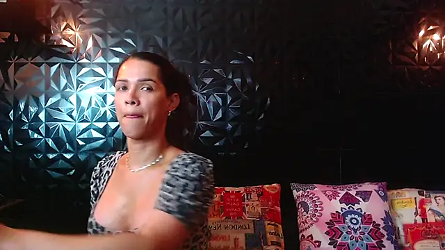 PINK  LOLA1 online show from October 25, 2025, 9:09 pm