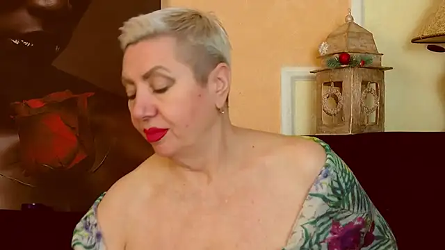 LadyPosh online show from December 17, 2025, 11:11 pm