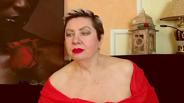 Snapshot of LadyPosh chatting on April 1, 2026, 8:39 pm LadyPosh online show from April 1, 2026, 8:39 pm