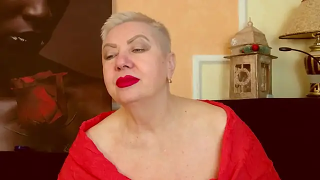 Snapshot of LadyPosh chatting on April 21, 2026, 11:51 pm LadyPosh online show from April 21, 2026, 11:51 pm