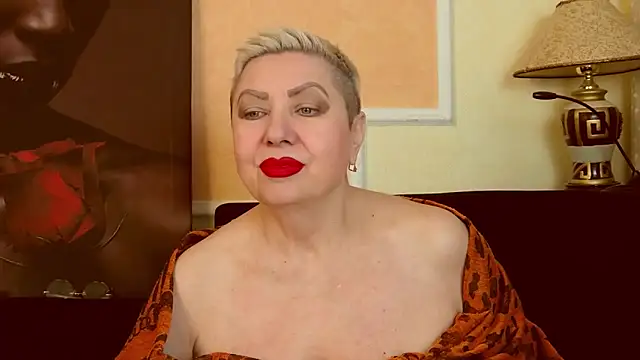 Snapshot of LadyPosh chatting on May 6, 2026, 7:08 pm LadyPosh online show from May 6, 2026, 7:08 pm