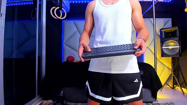 Aydenmiller96 online show from May 16, 2026, 6:32 am