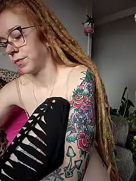 Snapshot of LucidLucy chatting on December 31, 2024, 4:46 pm LucidLucy online show from December 31, 2024, 4:46 pm