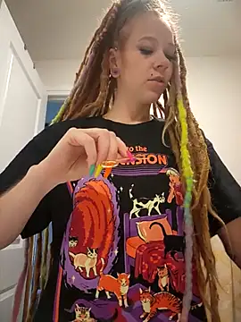 Snapshot of LucidLucy chatting on September 24, 2025, 1:36 pm LucidLucy online show from September 24, 2025, 1:36 pm