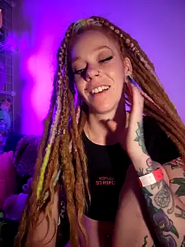 Snapshot of LucidLucy chatting on October 5, 2025, 6:34 am LucidLucy online show from October 5, 2025, 6:34 am