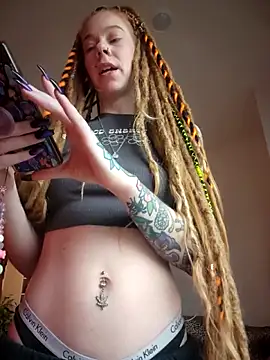 Snapshot of LucidLucy chatting on October 19, 2025, 8:53 pm LucidLucy online show from October 19, 2025, 8:53 pm