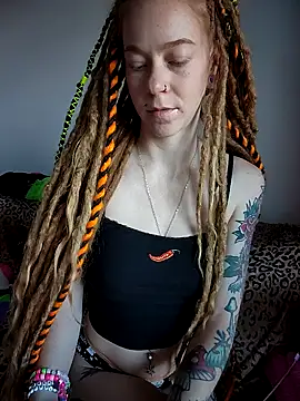 Snapshot of LucidLucy chatting on October 26, 2025, 1:06 pm LucidLucy online show from October 26, 2025, 1:06 pm