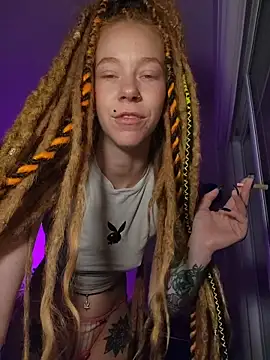 Snapshot of LucidLucy chatting on November 10, 2025, 12:42 am LucidLucy online show from November 10, 2025, 12:42 am