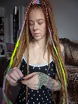 Snapshot of LucidLucy chatting on November 29, 2025, 2:31 pm LucidLucy online show from November 29, 2025, 2:31 pm