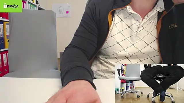 Snapshot of secret-office chatting on February 24, 2025, 9:10 am secret-office online show from February 24, 2025, 9:10 am