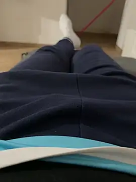 Snapshot of Io1994 chatting on December 17, 2025, 12:49 am Io1994 online show from December 17, 2025, 12:49 am