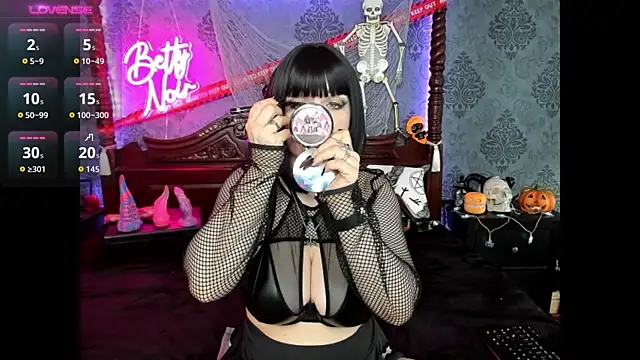 Snapshot of BettyNoir chatting on October 30, 2025, 10:16 am BettyNoir online show from October 30, 2025, 10:16 am