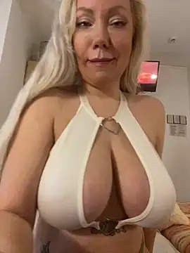 SofiaJoy online show from February 13, 2025, 1:59 pm