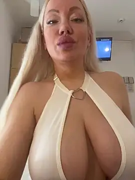 SofiaJoy online show from March 21, 2025, 1:12 pm