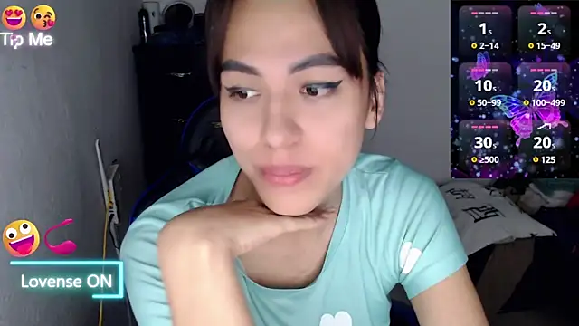 Snapshot of arianablue69 chatting on March 12, 2025, 2:45 pm arianablue69 online show from March 12, 2025, 2:45 pm