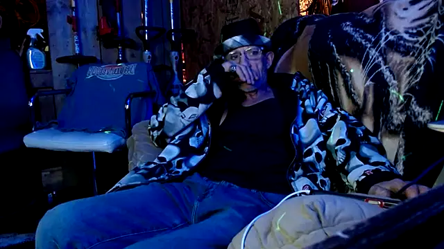 Snapshot of justinewe69 chatting on December 14, 2025, 9:03 am justinewe69 online show from December 14, 2025, 9:03 am