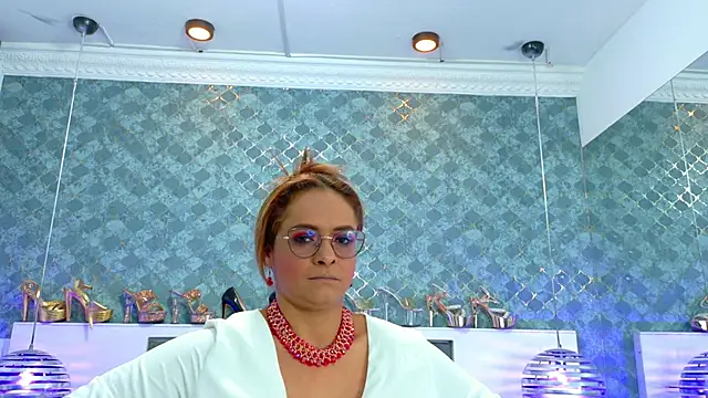 Snapshot of MarilynVega1 chatting on September 27, 2025, 2:33 pm MarilynVega1 online show from September 27, 2025, 2:33 pm