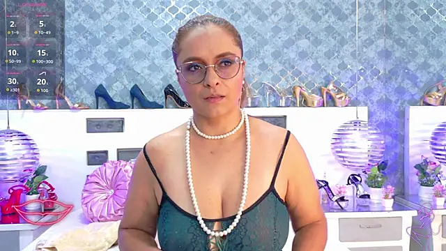 Snapshot of MarilynVega1 chatting on September 29, 2025, 8:46 pm MarilynVega1 online show from September 29, 2025, 8:46 pm