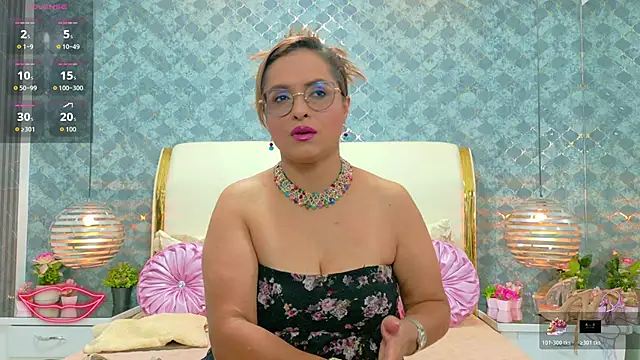 Snapshot of MarilynVega1 chatting on November 12, 2025, 8:52 pm MarilynVega1 online show from November 12, 2025, 8:52 pm