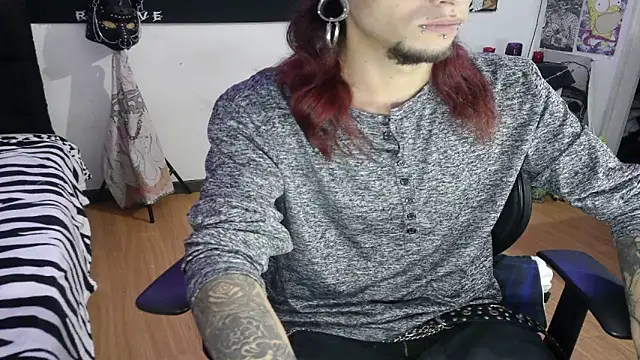 Snapshot of davidroses420 chatting on January 6, 2025, 4:58 am davidroses420 online show from January 6, 2025, 4:58 am