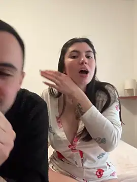 Snapshot of couplepenetration chatting on February 3, 2026, 9:47 am couplepenetration online show from February 3, 2026, 9:47 am