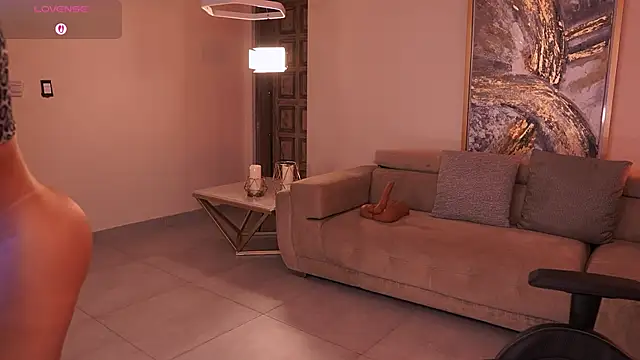 KylaMorrison online show from April 3, 2026, 11:52 am