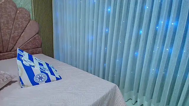 emyli sw  online show from October 31, 2025, 3:07 am