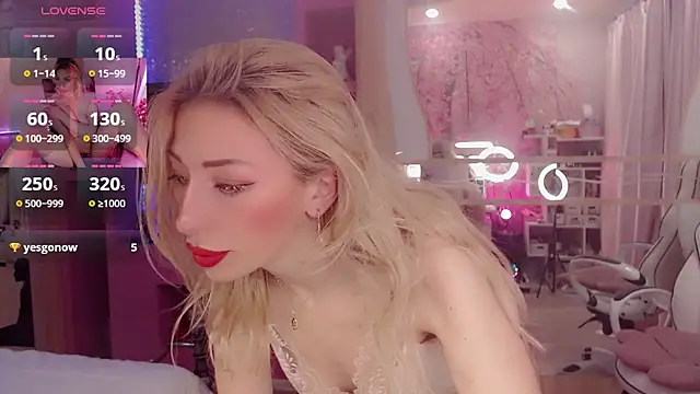 Snapshot of AnnieGOld_ chatting on November 8, 2025, 11:14 pm AnnieGOld online show from November 8, 2025, 11:14 pm