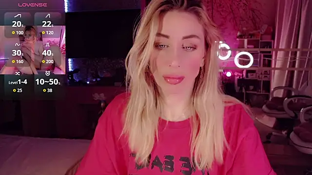 Snapshot of AnnieGOld_ chatting on November 22, 2025, 11:37 pm AnnieGOld online show from November 22, 2025, 11:37 pm