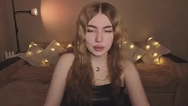 Snapshot of ViolettaLopez chatting on February 25, 2026, 2:59 pm ViolettaLopez online show from February 25, 2026, 2:59 pm