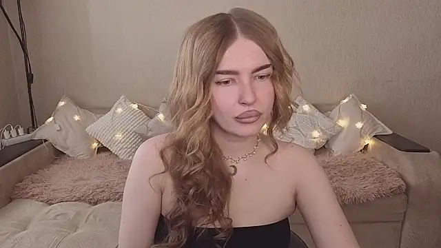 Snapshot of ViolettaLopez chatting on March 14, 2026, 12:32 pm ViolettaLopez online show from March 14, 2026, 12:32 pm