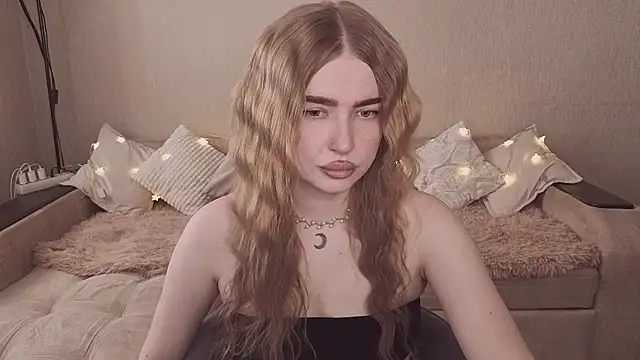 Snapshot of ViolettaLopez chatting on March 27, 2026, 12:16 pm ViolettaLopez online show from March 27, 2026, 12:16 pm