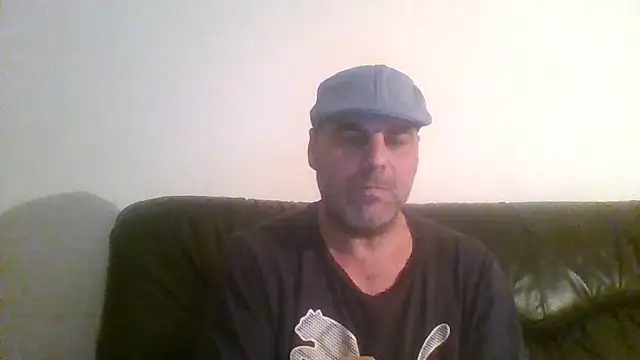 Snapshot of espartano20212021 chatting on December 20, 2025, 6:37 pm espartano20212021 online show from December 20, 2025, 6:37 pm