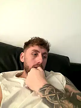 Snapshot of Cata9407 chatting on December 3, 2025, 11:41 am Cata9407 online show from December 3, 2025, 11:41 am