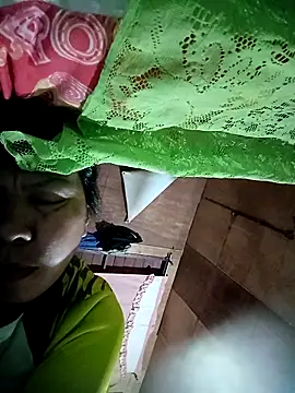 TropicalFlower online show from February 15, 2026, 8:38 pm