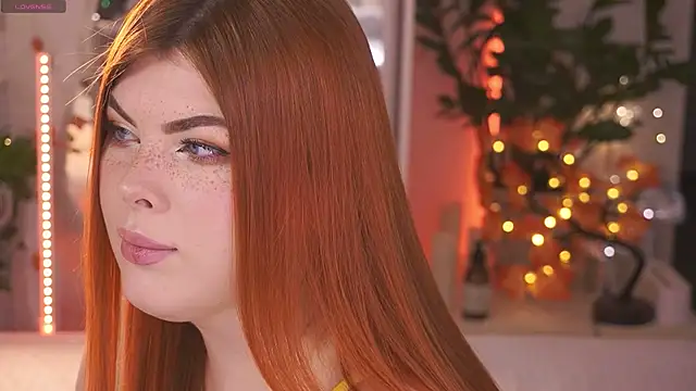 Snapshot of Ffoxyflame chatting on October 28, 2025, 12:25 am Ffoxyflame online show from October 28, 2025, 12:25 am