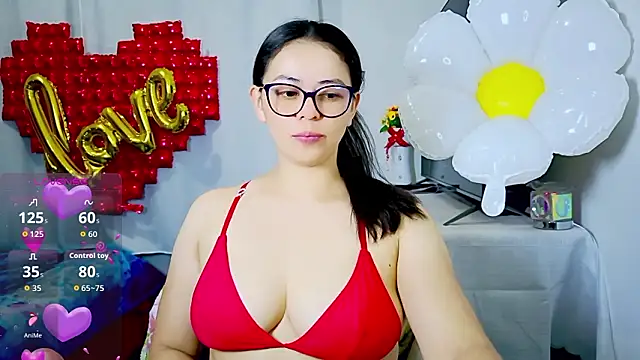 Snapshot of mayhott2 chatting on February 14, 2026, 10:17 pm mayhott2 online show from February 14, 2026, 10:17 pm